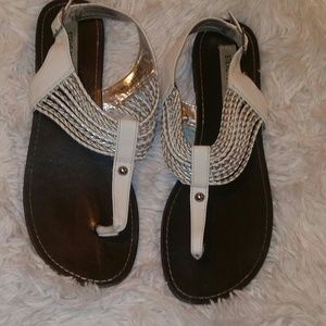 Steve Madden white/silver thong 👡